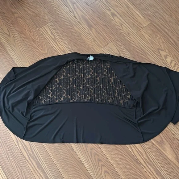 🌹Michelle Lynn Black Lace Cardigan, shrug top with lace & ruffle back detail 3X - Picture 10 of 11